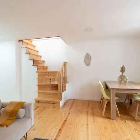 Cozy Bohemian Duplex-lemon Lisboa