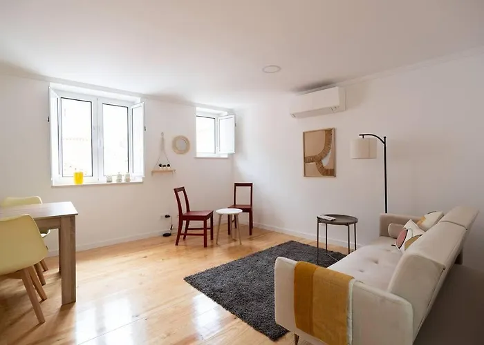 Cozy Bohemian Duplex-lemon Lisboa